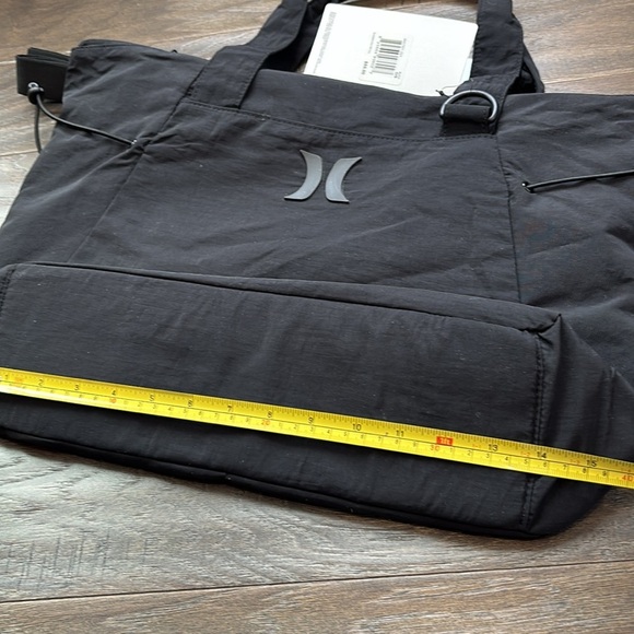 Hurley Horizon Shopper tote,zip top in/out pockets,removable crossbody strap - Picture 14 of 16